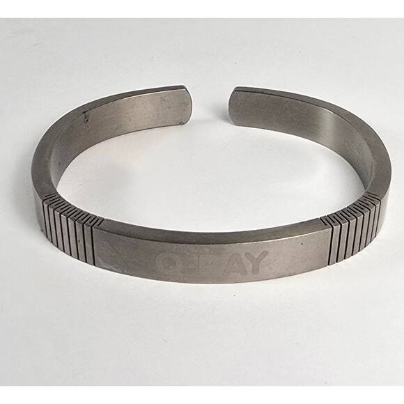 Q Ray Titanium Ionized Bracelet Cuff Jewelry Wellness Healing - Picture 1 of 5